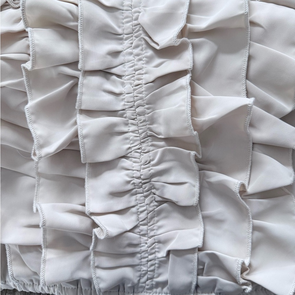Listicle Ruffle Crop Top - Picture 2 of 7